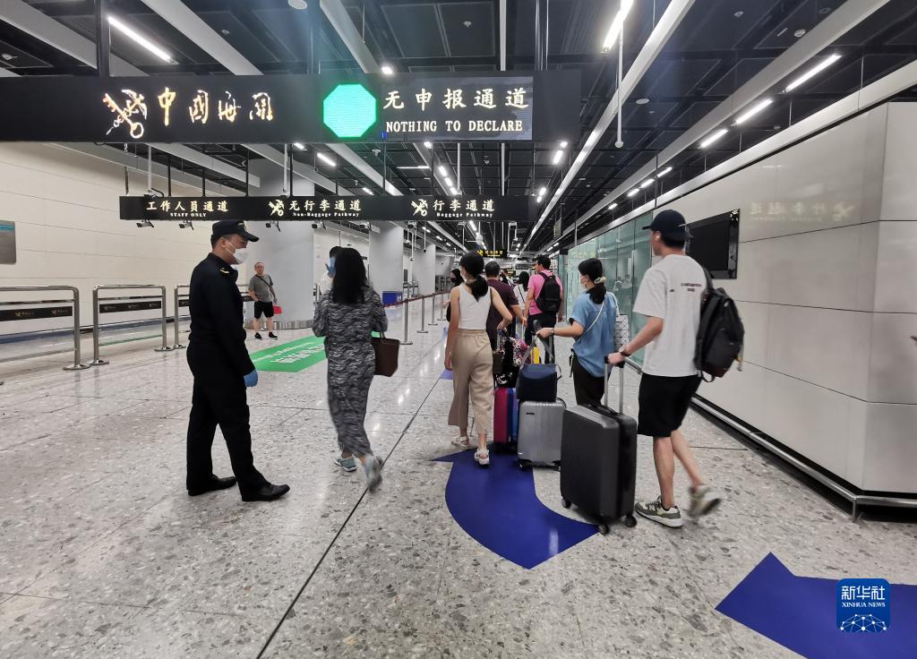 往來頻繁、消費猛增：粵港澳大灣區跨境流動呈現“雙向奔赴”態勢