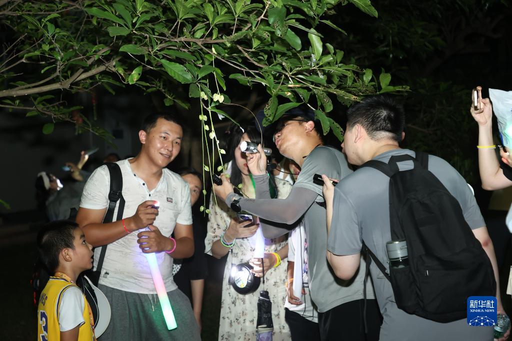 粵港澳青少年在穗共享國家植物園“自然之美”